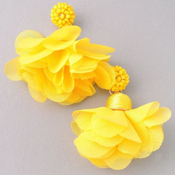MischkaPu Jewelry - 💕LAST 1💝TATIANA YELLOW FLOWER STUD EARRINGS